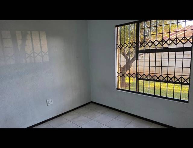 2 BEDROOM TOWNHOUSE FOR SALE IN GEORGINIA